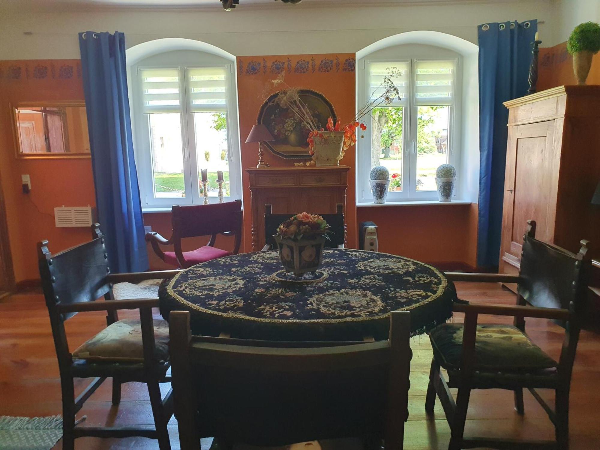 Kummerow  Gesindehaus Am Schloss Kummerower See מראה חיצוני תמונה