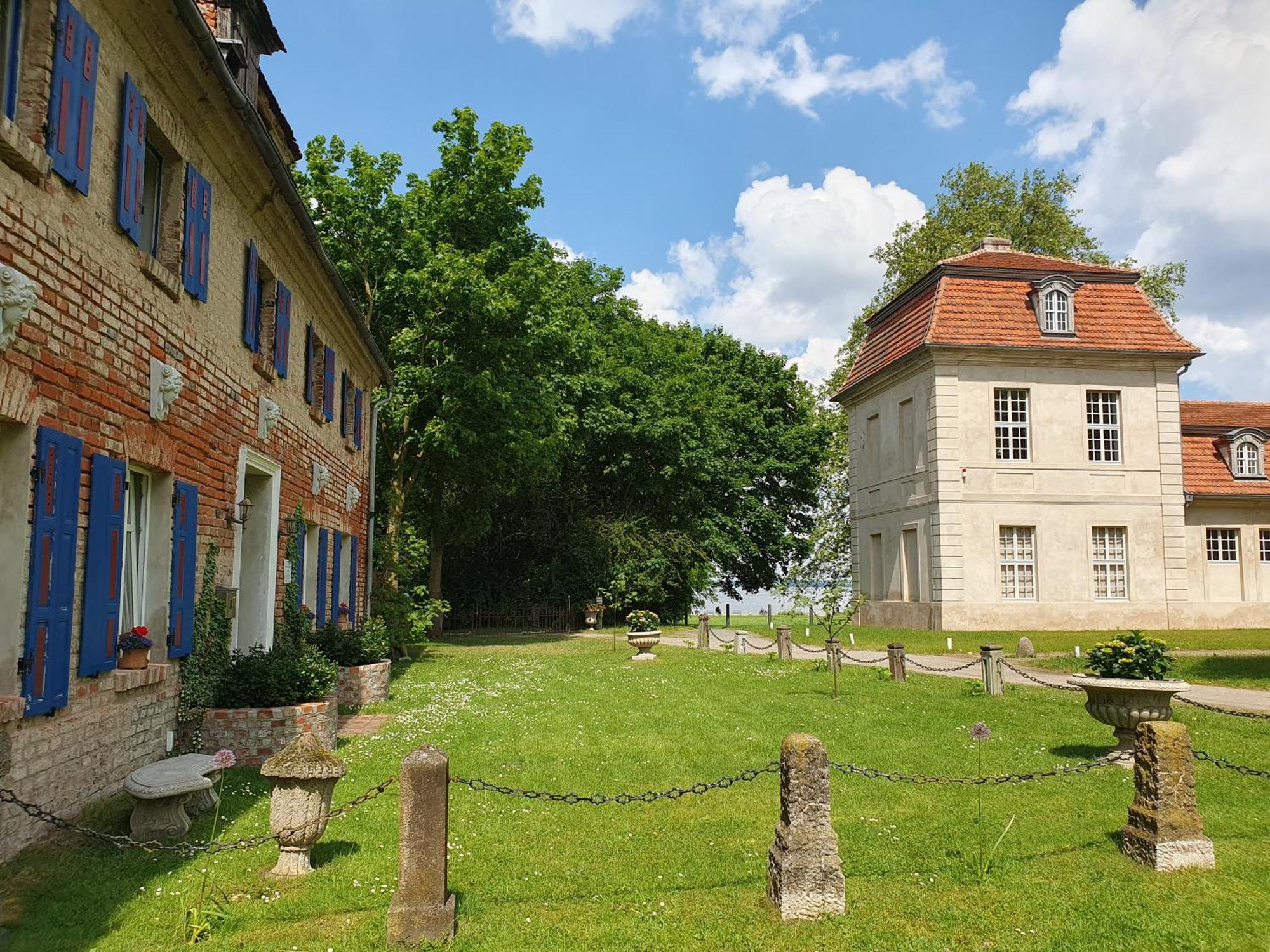 Kummerow  Gesindehaus Am Schloss Kummerower See מראה חיצוני תמונה